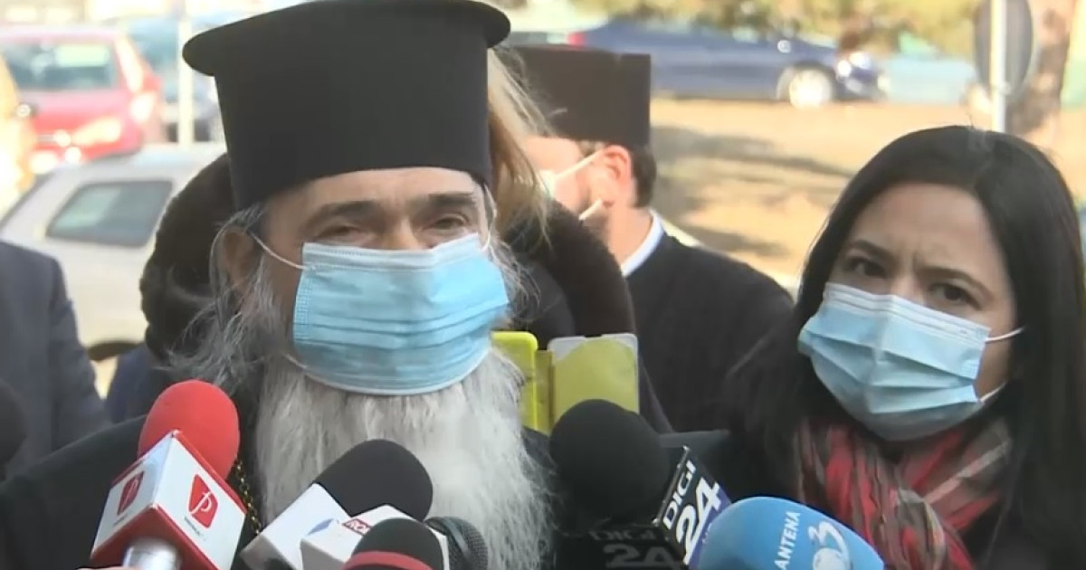 священник изменил