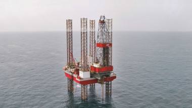 sonda de petrol in mare