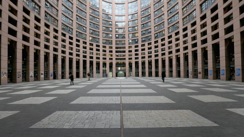 Curtea interioară a Parlamentului European de la Strasbourg