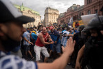 Incidente violente la funeraliile lui Diego Maradona