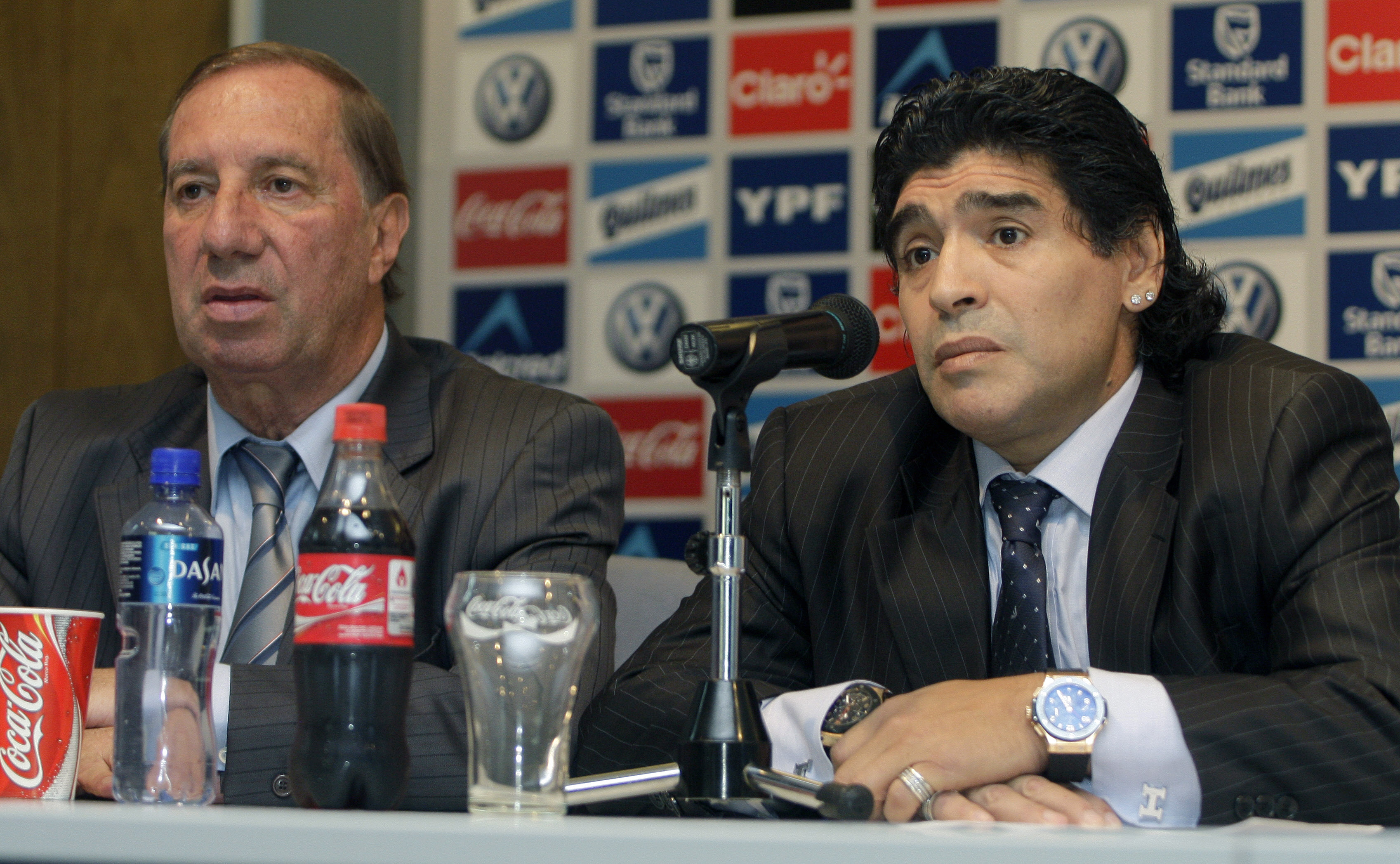 Moartea lui Diego Maradona e ţinută secretă faţă de fostul său antrenor, Carlos Bilardo, grav bolnav