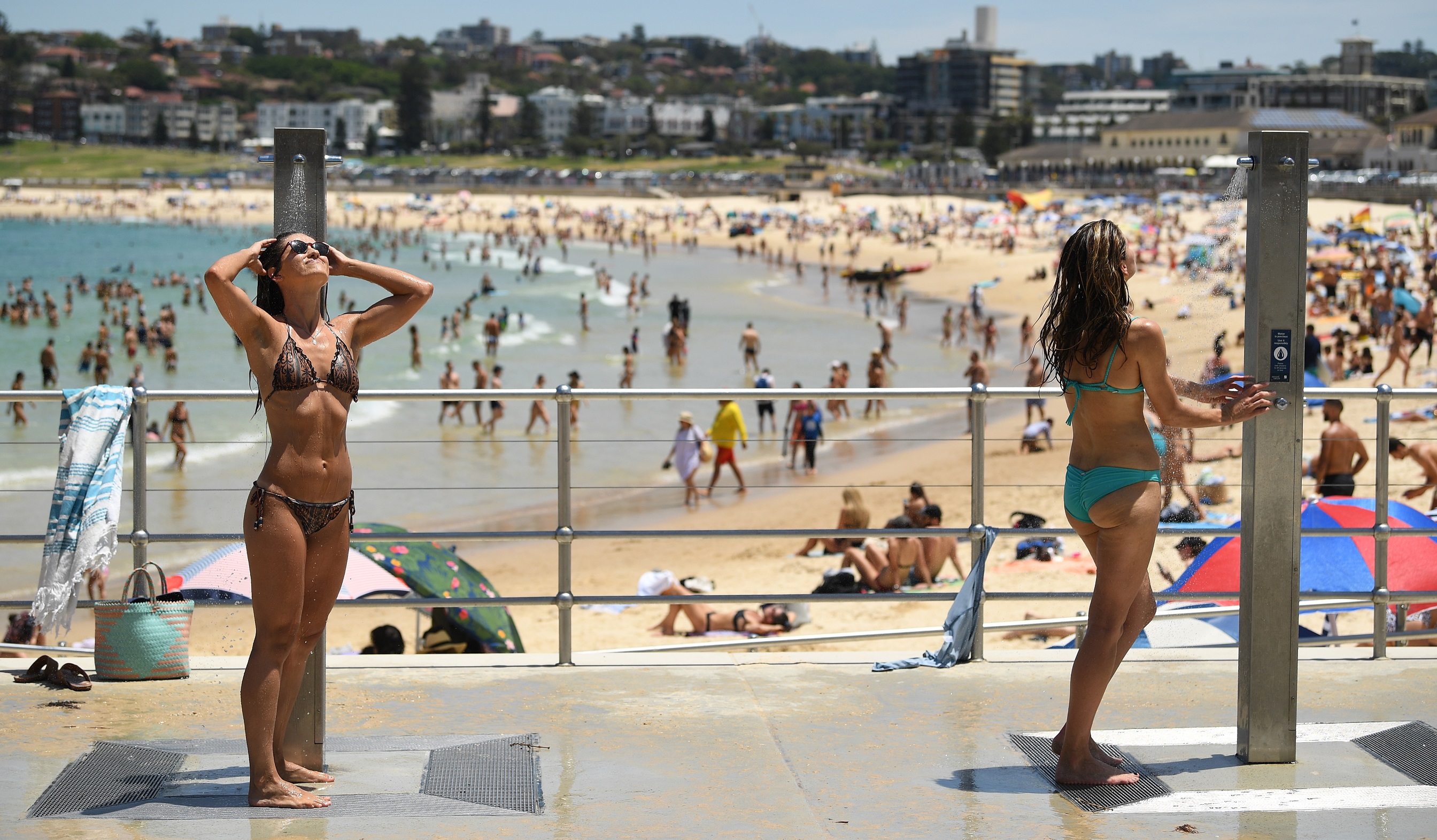 Sydney, cea mai călduroasă noapte de noiembrie din istoria măsurată. Ziua, temperaturile ajung la 40 de grade, iar plajele sunt pline