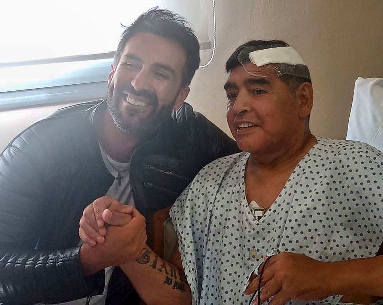 Cazul Maradona se complică. Medicul personal al fotbalistului este anchetat și ar putea fi acuzat de omor prin imprudență