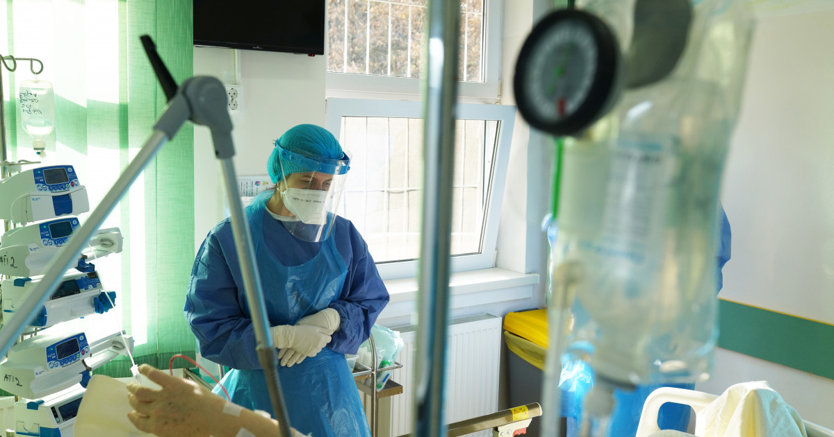 România a depășit pragul de 10.000 de morți de coronavirus. Număr ridicat de pacienți la ATI - Digi24