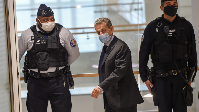 fostul preşedinte francez Nicolas Sarkozy soseşte la tribunalul corecţional din Paris, unde e judecat într-un proces de corupţie