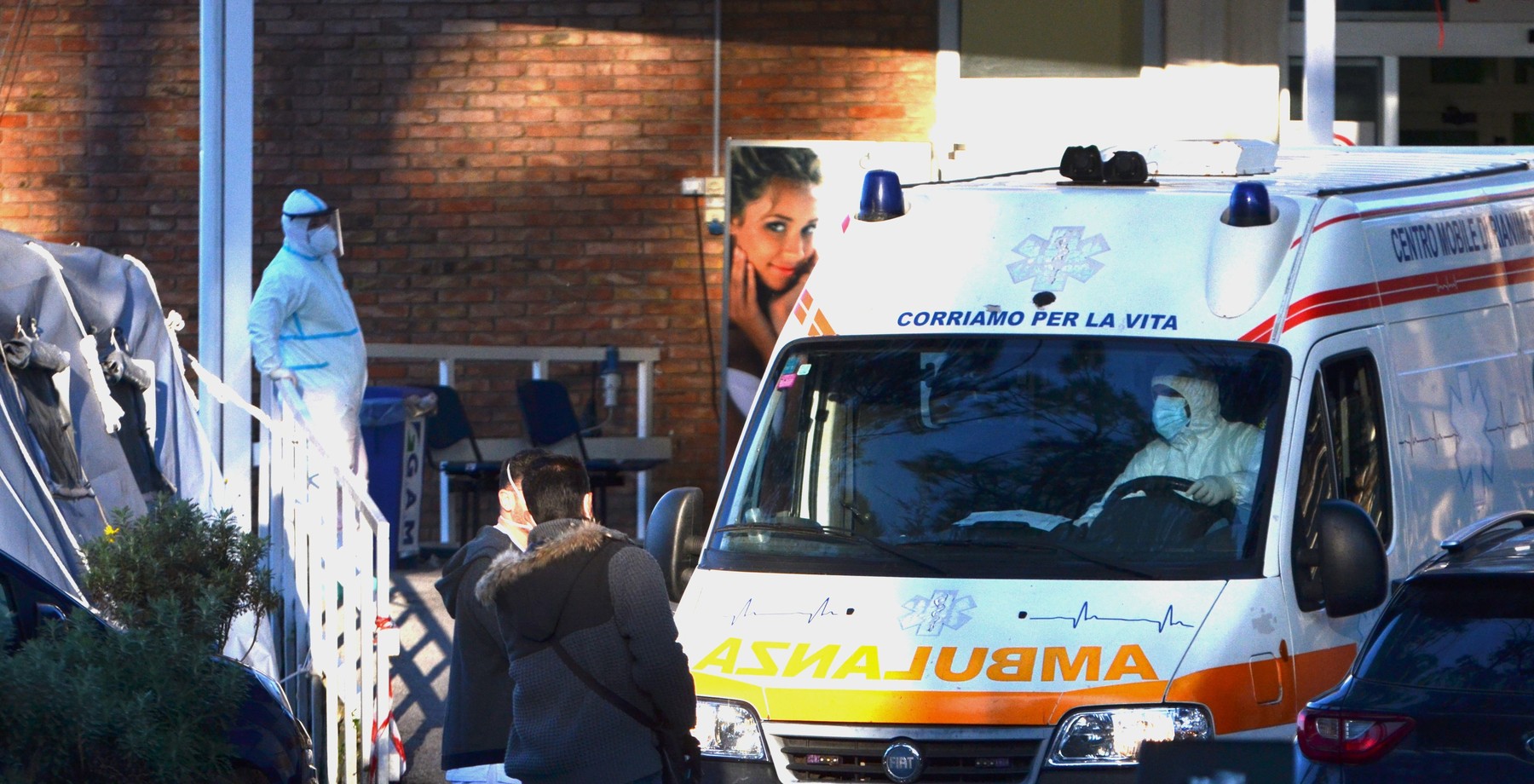O femeie din Italia, care nu a mers la spital din cauza pandemiei, depistată cu o tumoare uriașă: Mi-a fost frică de Covid