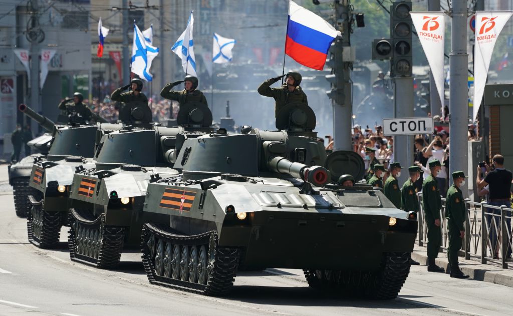 Moscova aduce tancuri în enclava Kaliningrad, invocând acumulări de forţe ale NATO la graniţa rusă