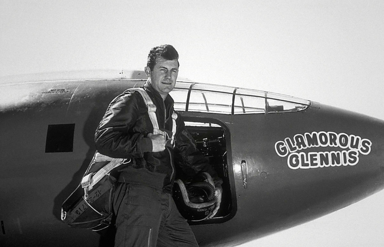 A murit primul om care a depășit viteza sunetului. Pilotul american Charlie 'Chuck' Yeager era o legendă a aviației