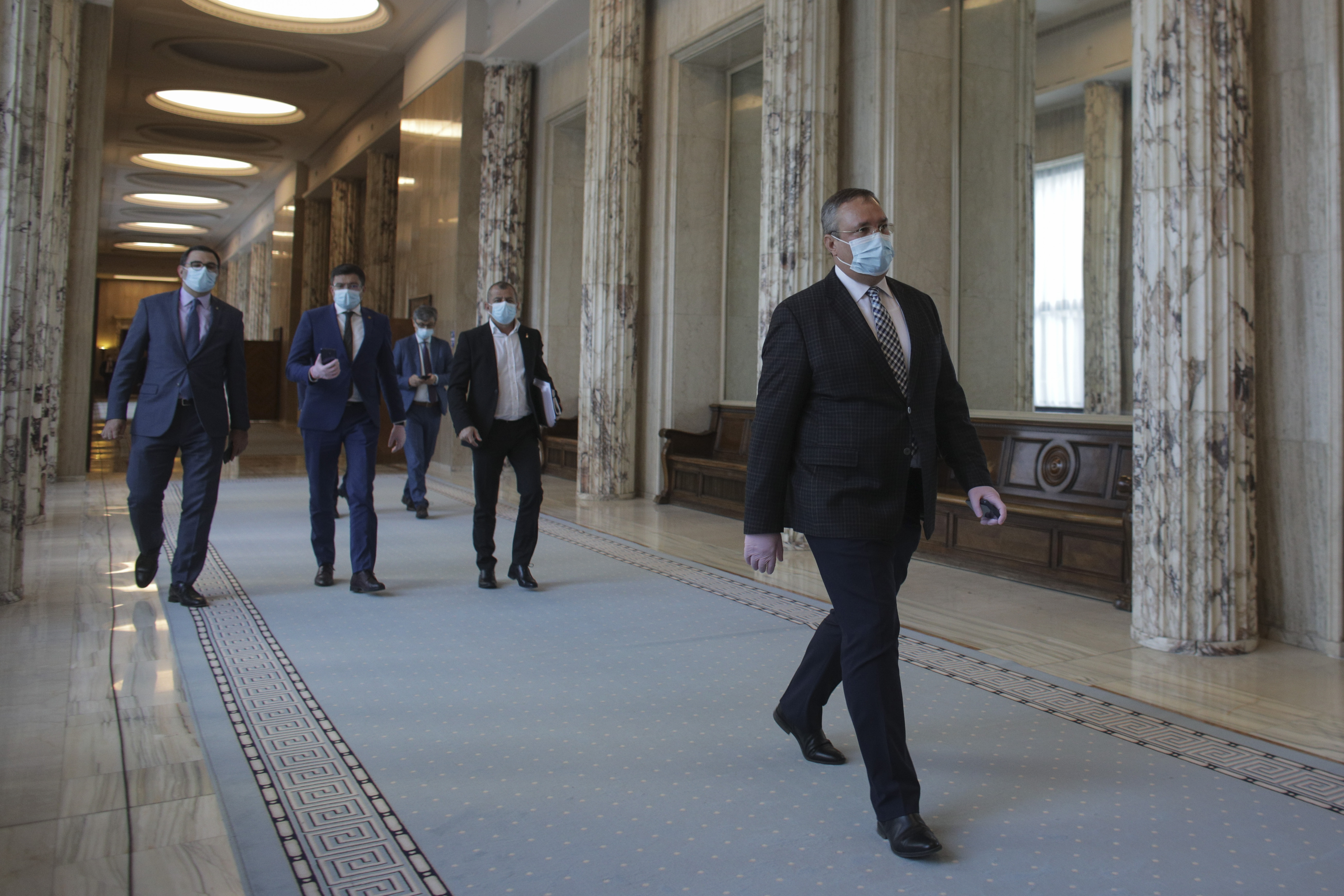 Nicolae Ciucă a explicat de ce l-a dat afară pe prietenul lui Orban de la SGG: A fost incompatibilitate profesională