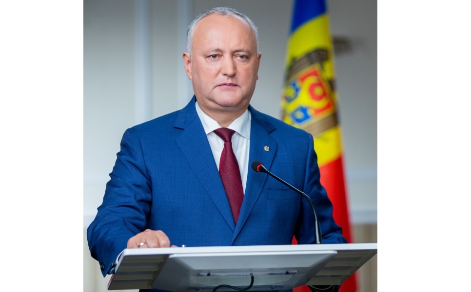 Igor Dodon a promulgat legea care îi ia din puteri președintelui, deși Curtea Constituțională a suspendat-o