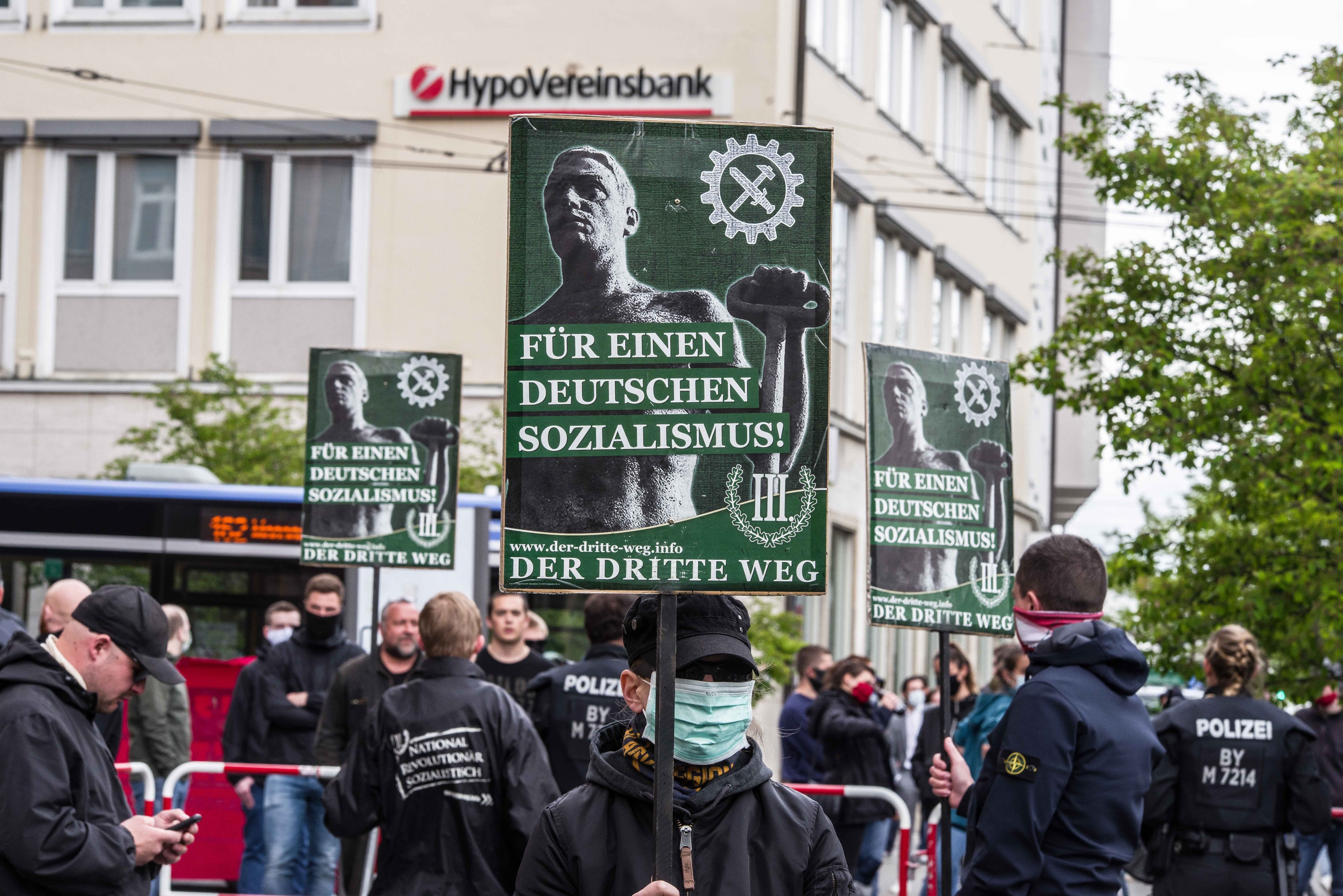Germania a scos în afara legii „Brigada Lupilor 44”, o grupare de extremă dreapta care încerca reinstaurarea nazismului