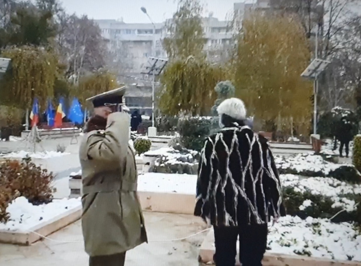 Prefectul Brăilei, dublă gafă în timpul ceremoniei militare de Ziua Națională