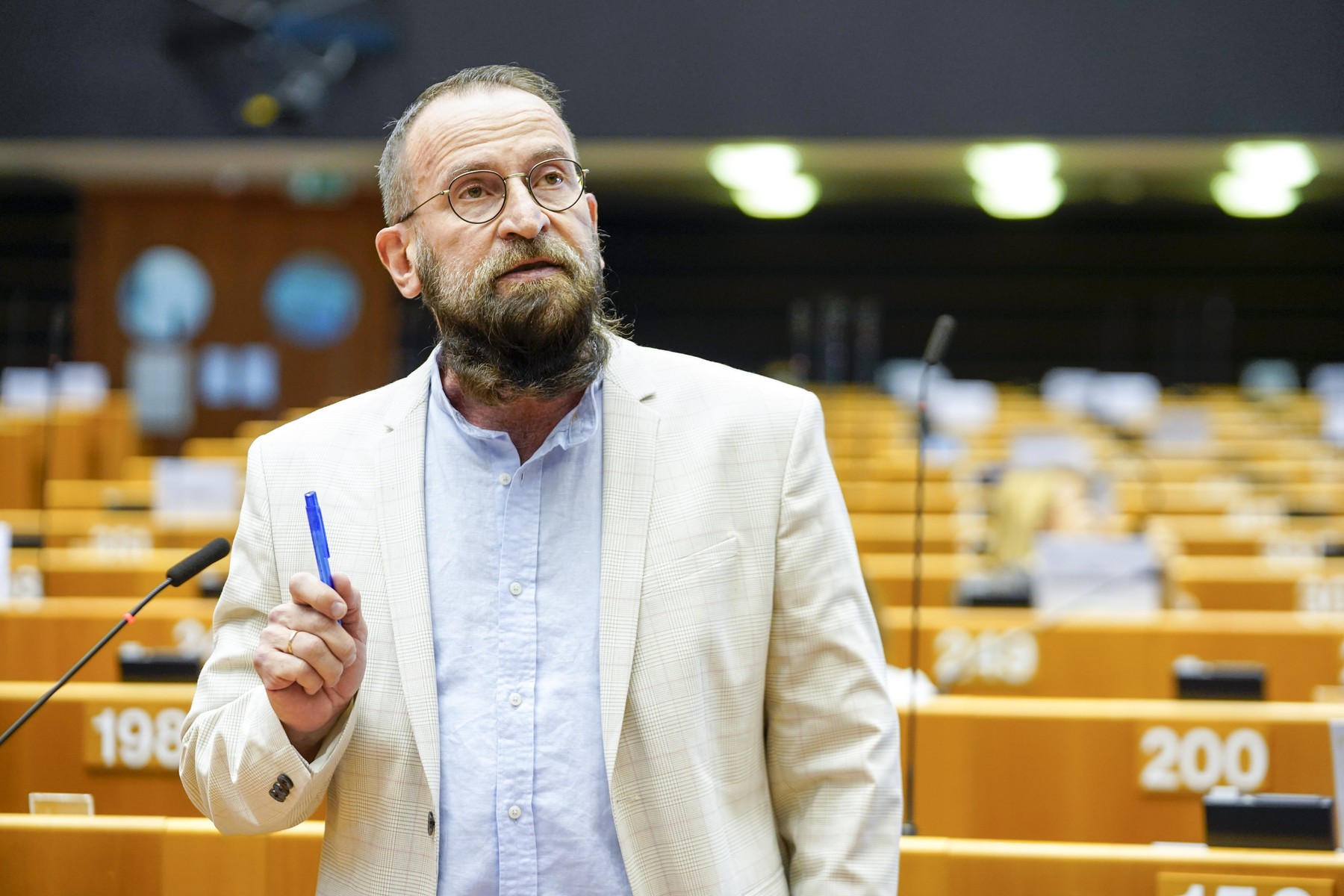 Europarlamentarul care a participat la orgia sexuală din Bruxelles este din Ungaria. A recunoscut și a demisionat