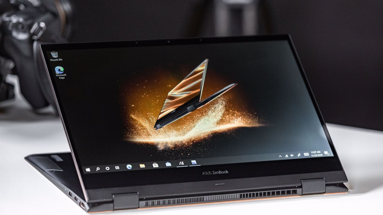 (P) ZenBook Flip S UX371 – un laptop ușor, compact și performant, cu ecran OLED 4K rabatabil la 360 de grade