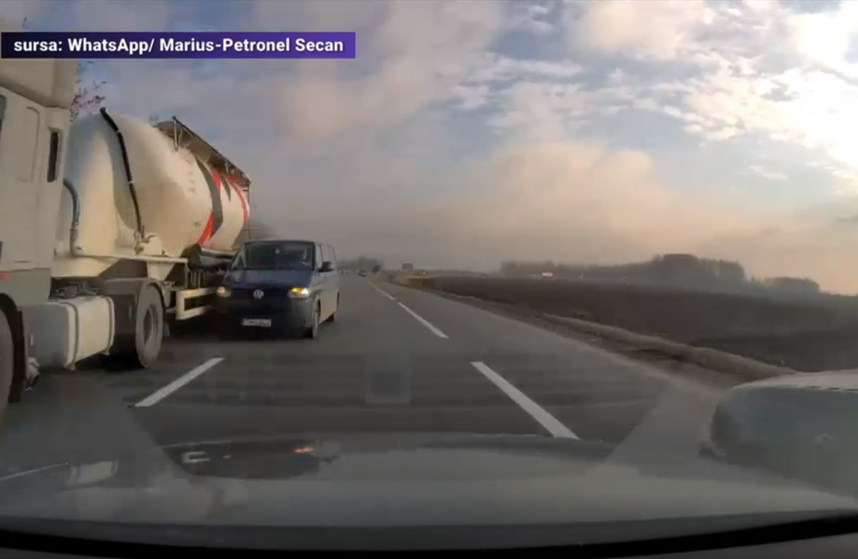 VIDEO. Depășire periculoasă surprinsă de o cameră de bord. Accident evitat în ultimul moment