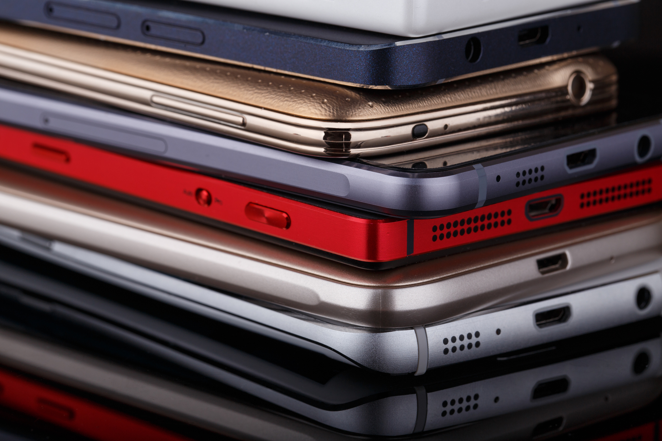 Cum au reușit 4 români să fure într-o seară telefoane de peste 3 milioane de euro, în Austria