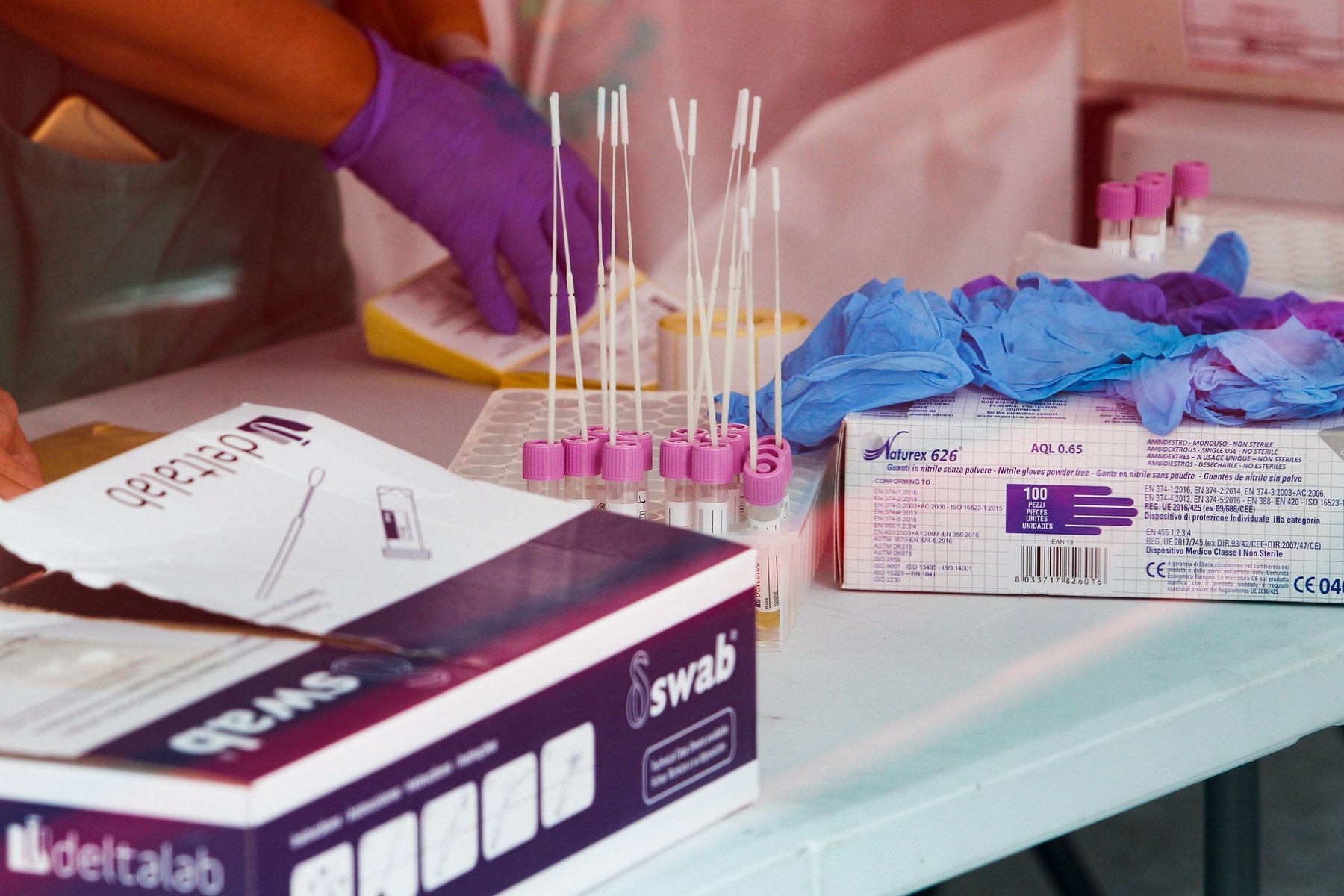 Încă un stat din Europa cere test PCR negativ la intrarea în ţară pentru români