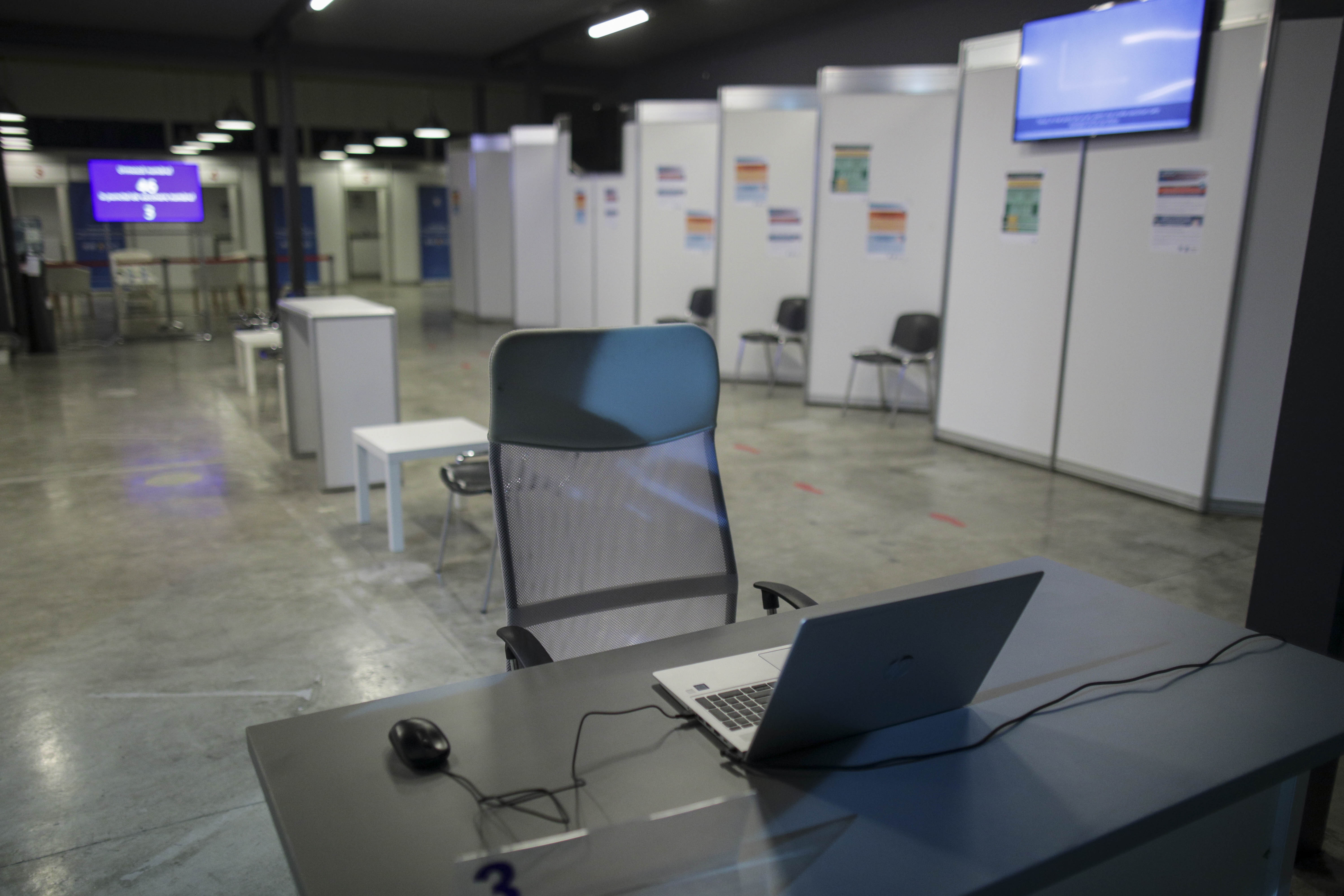 Programările pentru etapa a doua pot fi făcute de vineri, de la ora 15:00. Cine se poate vaccina și cum se face programarea