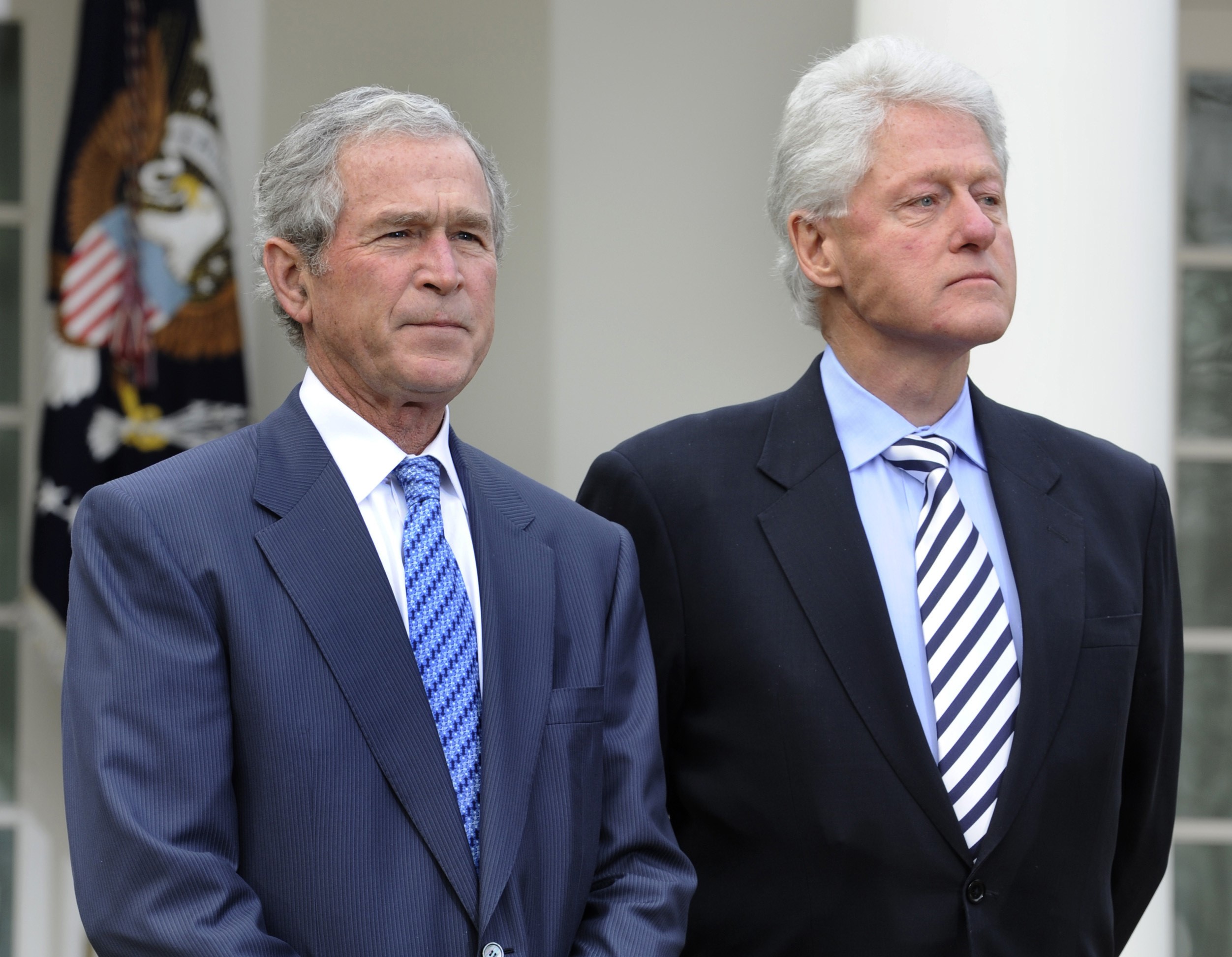 Foştii preşedinţi ai SUA George W. Bush şi Bill Clinton sunt dispuşi să se vaccineze public anti-COVID