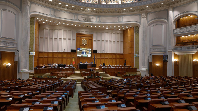 Câți senatori și deputați are fiecare partid după repartizarea mandatelor de către BEC