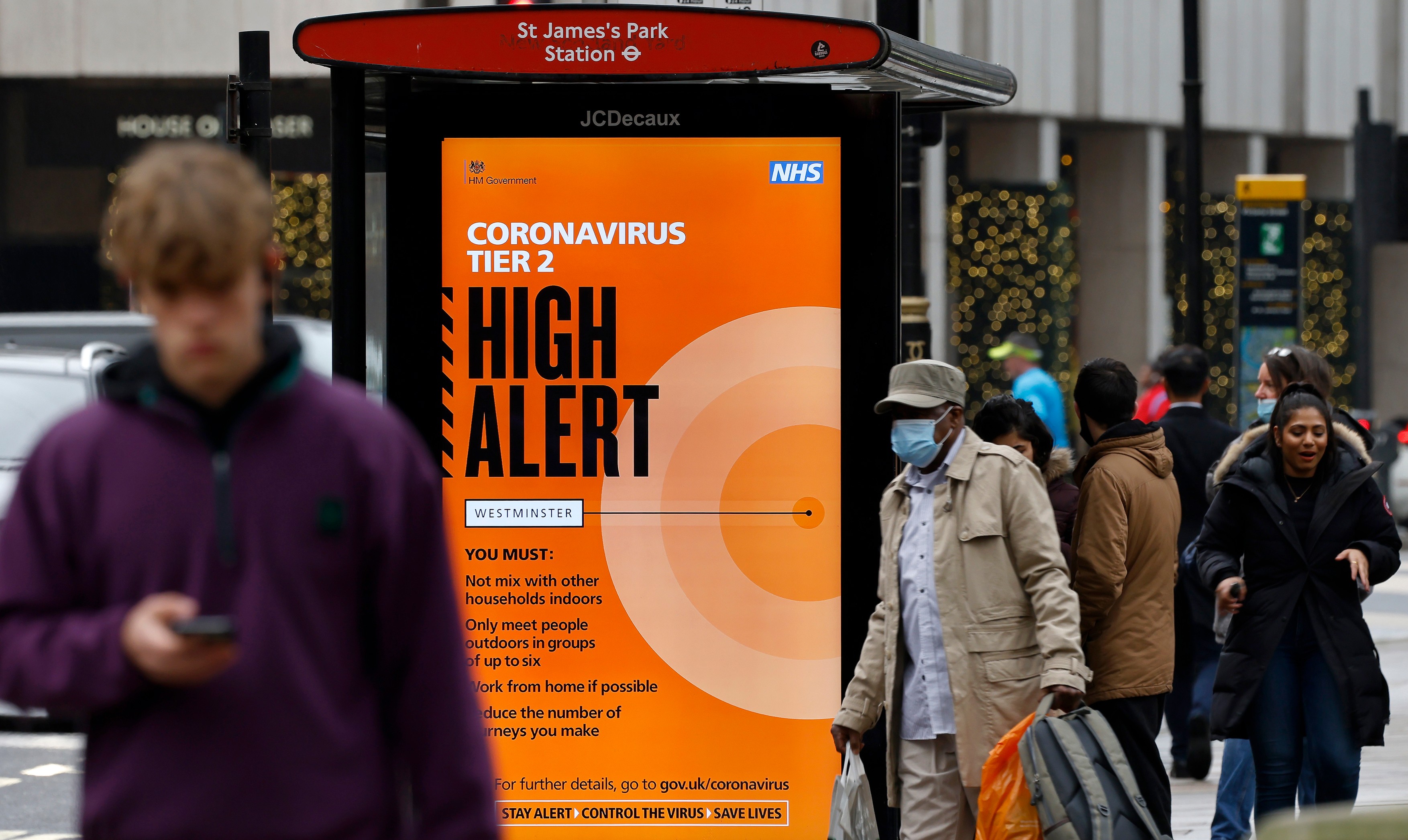 Creșterea cazurilor de Covid în sudul Marii Britanii ar putea avea legătură cu un nou tip de coronavirus. Londra, sub restricții maxime