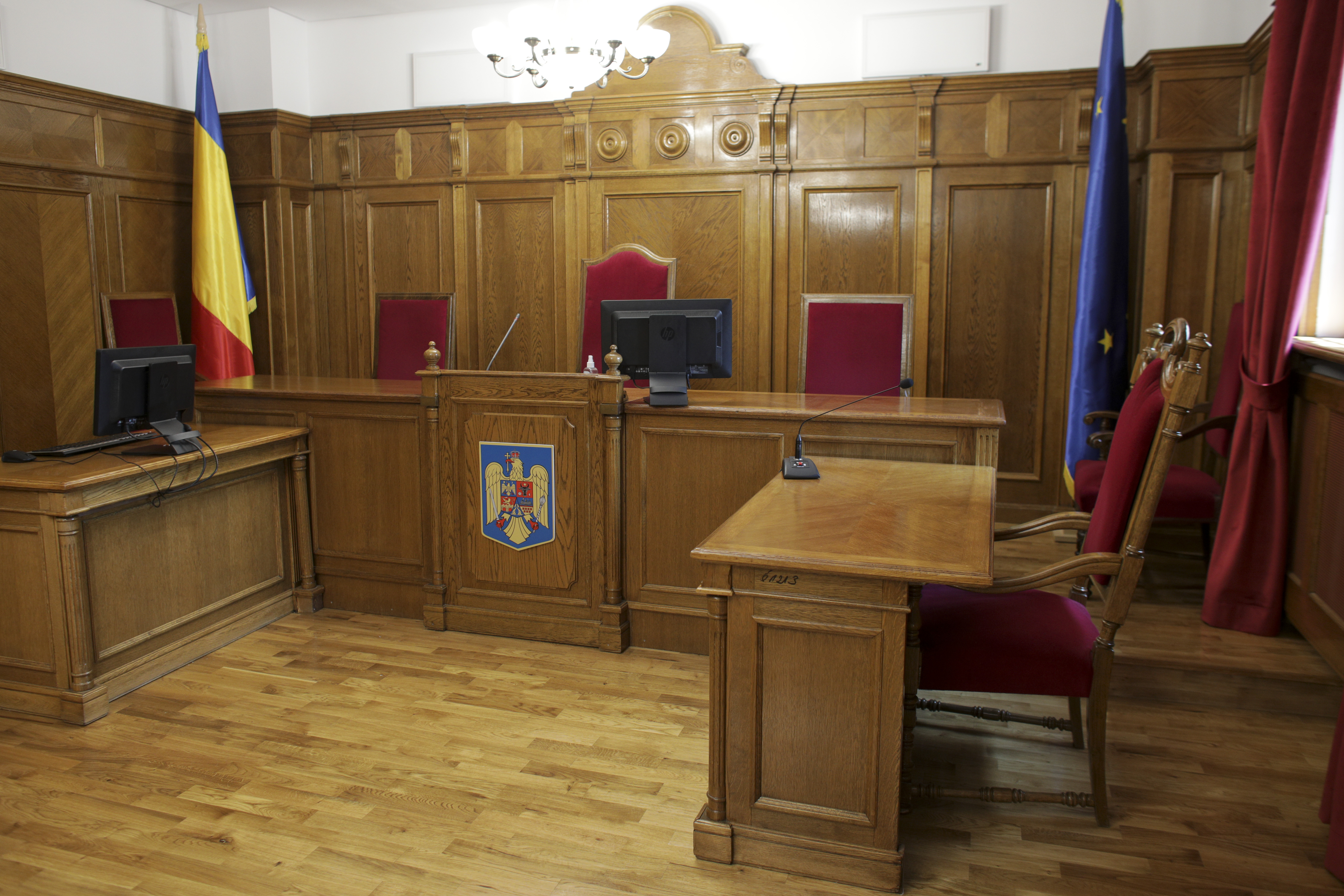 Deputatul Federaţiei Comunităţilor Evreiești: CSM a aprobat controlul în instanțe și parchete privind interzicerea mișcărilor xenofobe