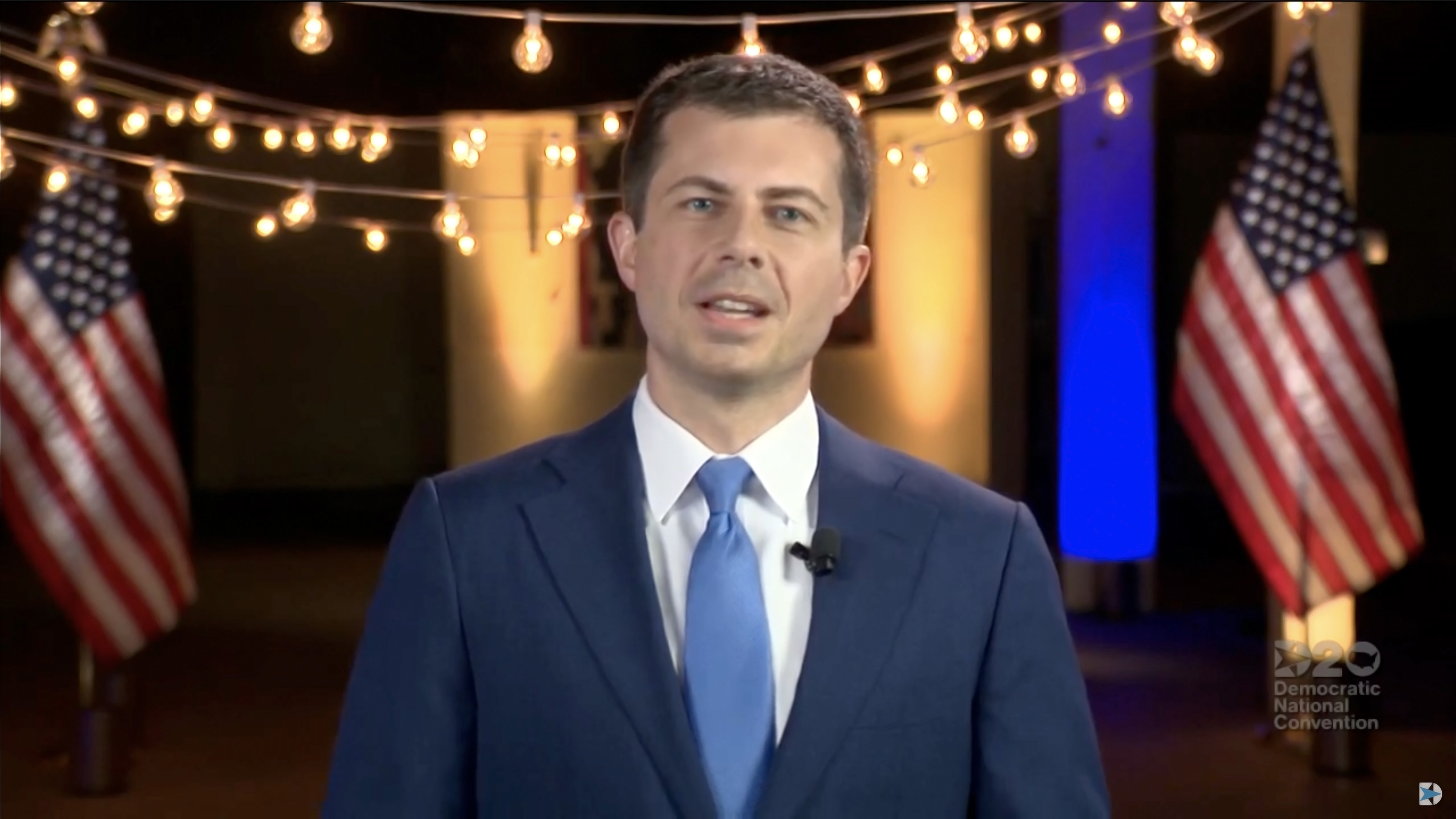 Joe Biden l-a ales pe fostul candidat prezidențial Pete Buttigieg ca secretar pentru transporturi. Cine este tânărul politician