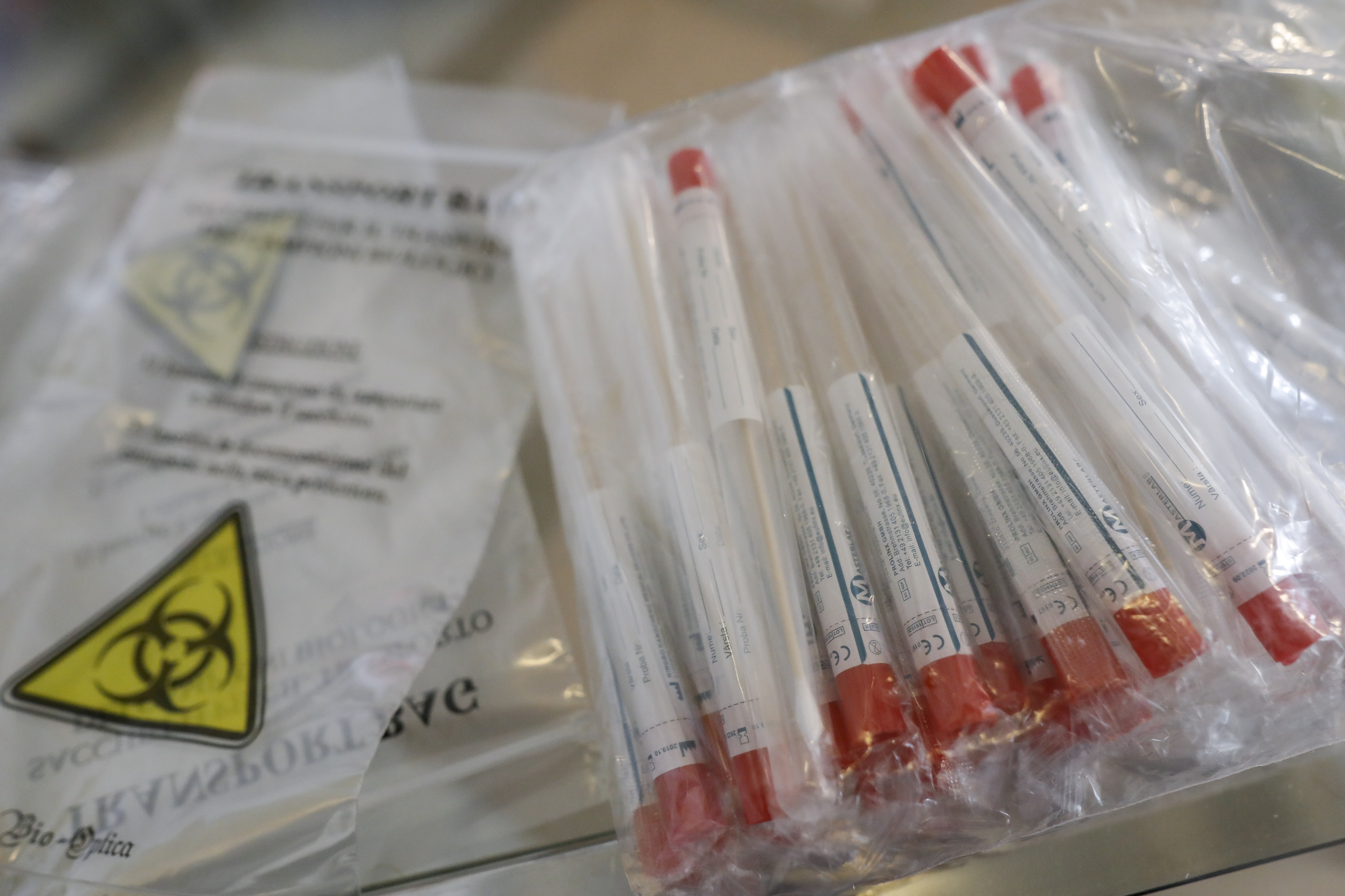 Arafat anunță creșterea numărului de testări rapide. Primele 300.000 de unități vor fi distribuite de mâine. Nu oricine poate fi testat