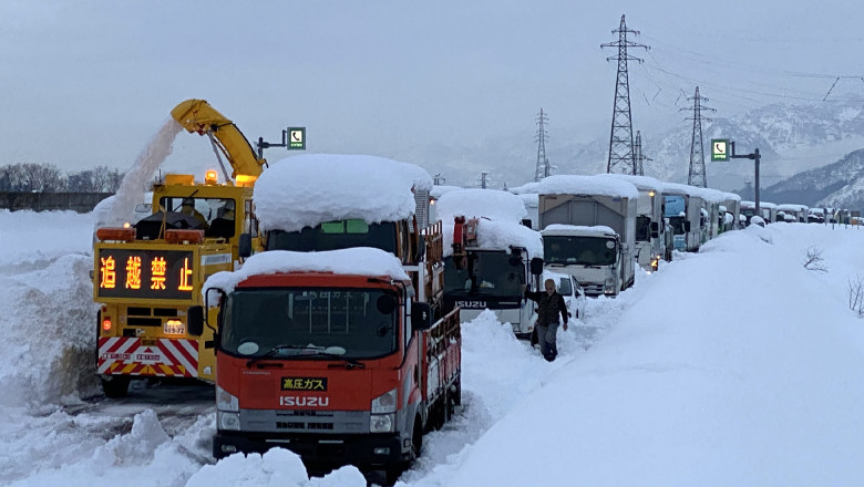 Un plug de zăpadă acționează pe autostrada Kan-etsu din Japonia