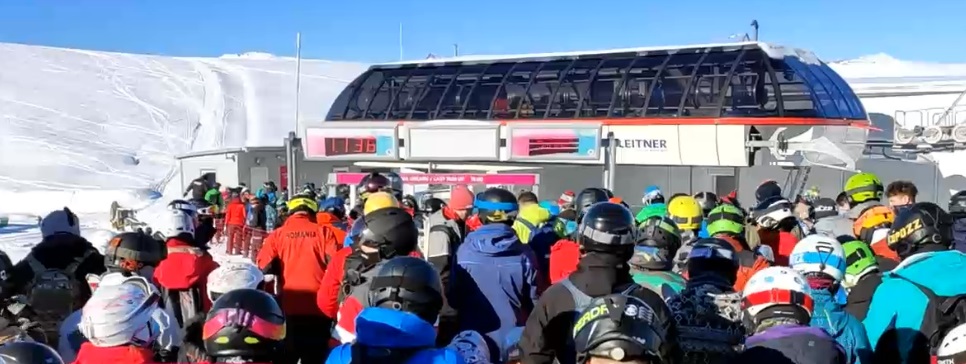 Telescaunul şi Gondola din Sinaia, oprite din cauza vremii. Drumul către Cota 1400 a fost închis temporar