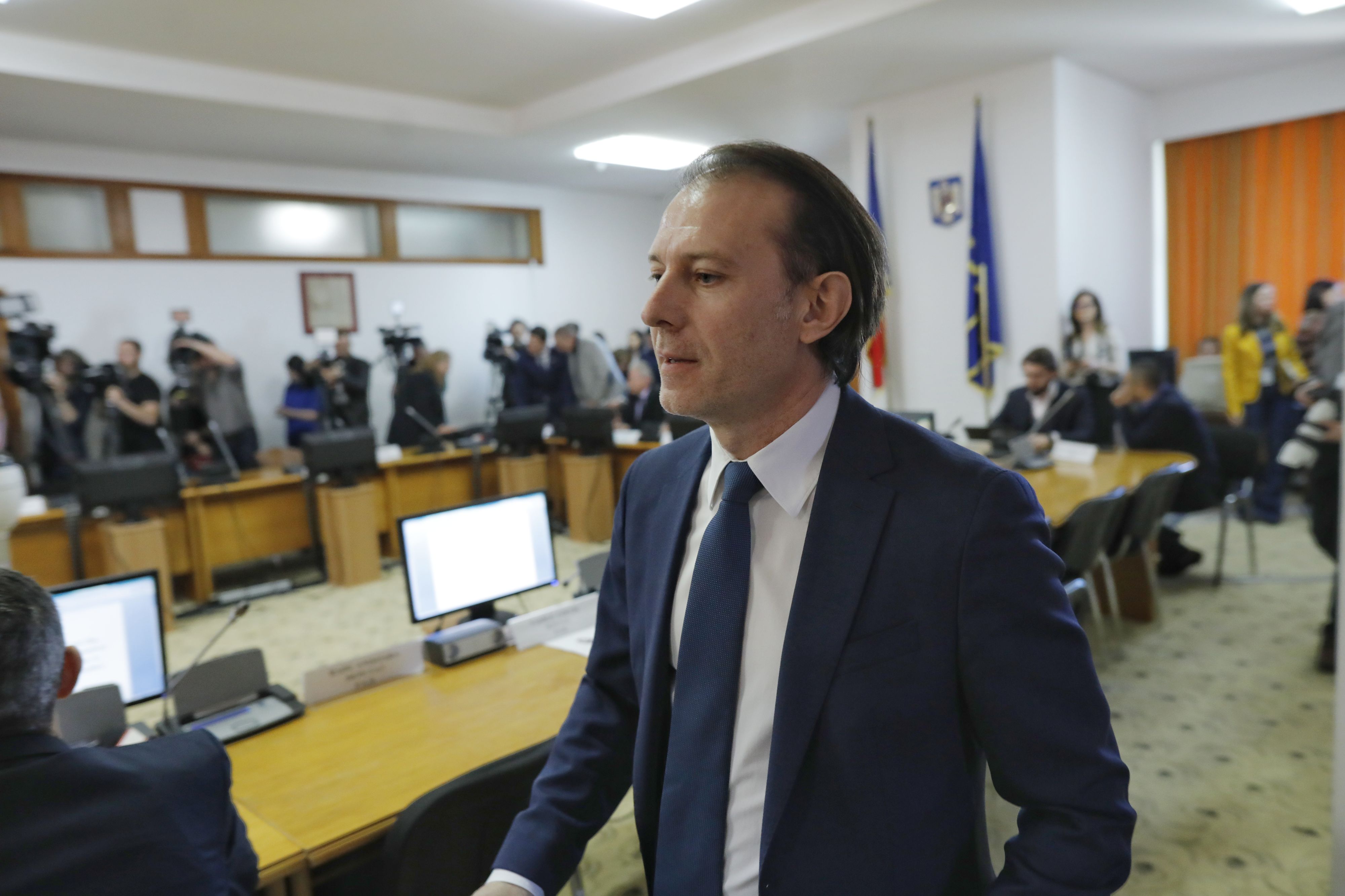 Miniștrii propuși în Guvernul Cîțu au fost avizați de comisiile de specialitate. Urmează votul în plenul Parlamentului