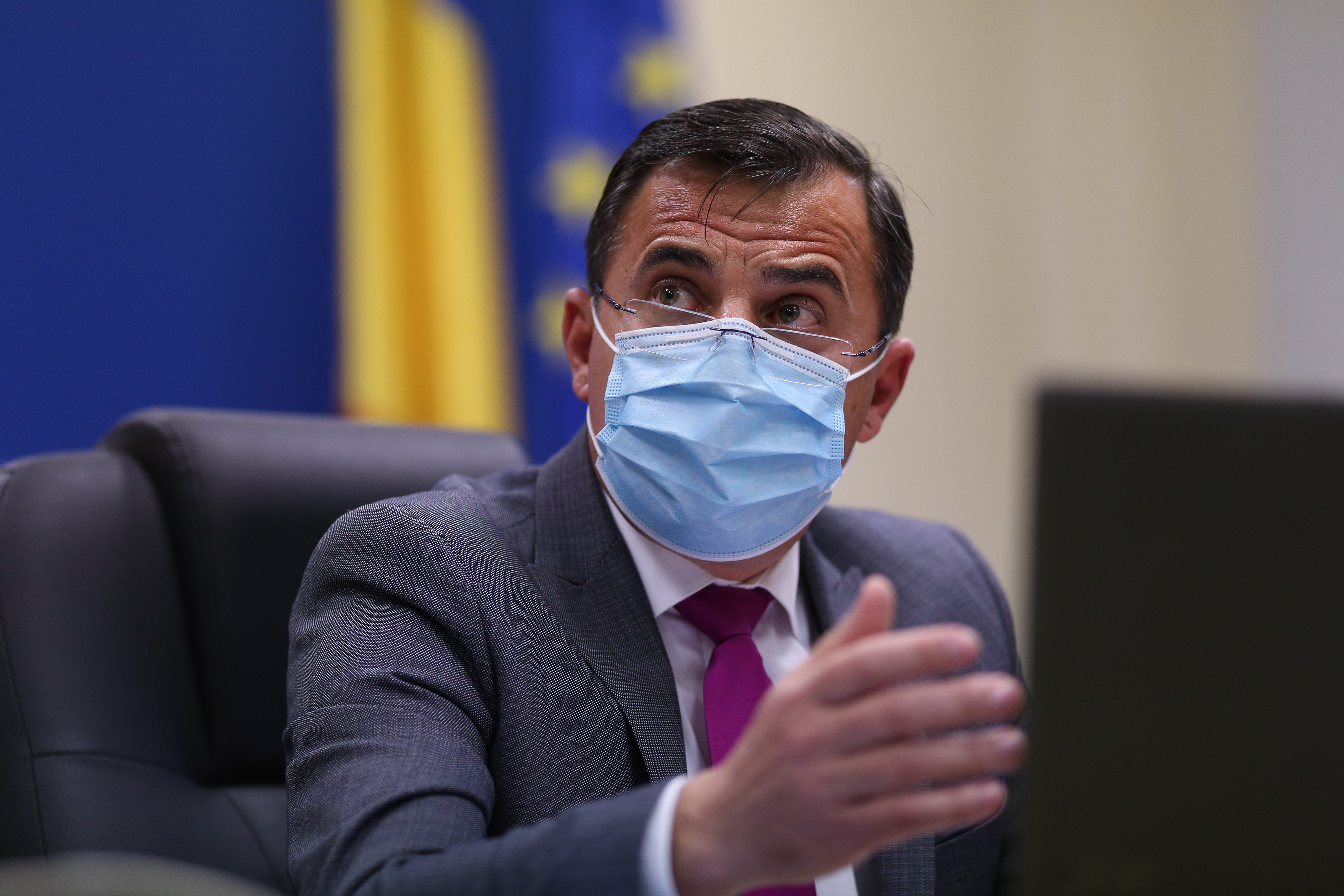 Ion Ștefan ar putea pierde funcția de ministru. Colegii săi de la PNL Vrancea cer partidului să-l păstreze în Guvern
