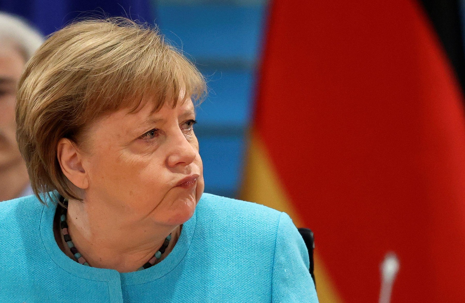 Angela Merkel consideră „problematică” închiderea conturilor lui Donald Trump de pe Twitter şi Facebook