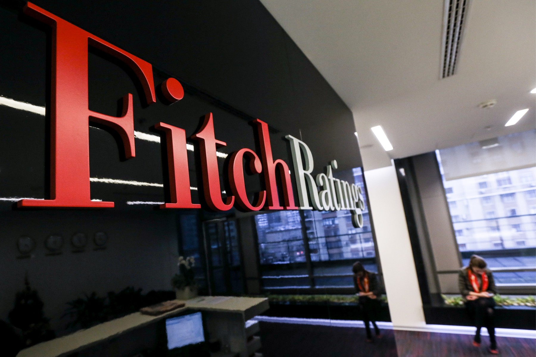 Fitch: Rezultatul alegerilor din România nu diminuează incertitudinea fiscală pe termen mediu
