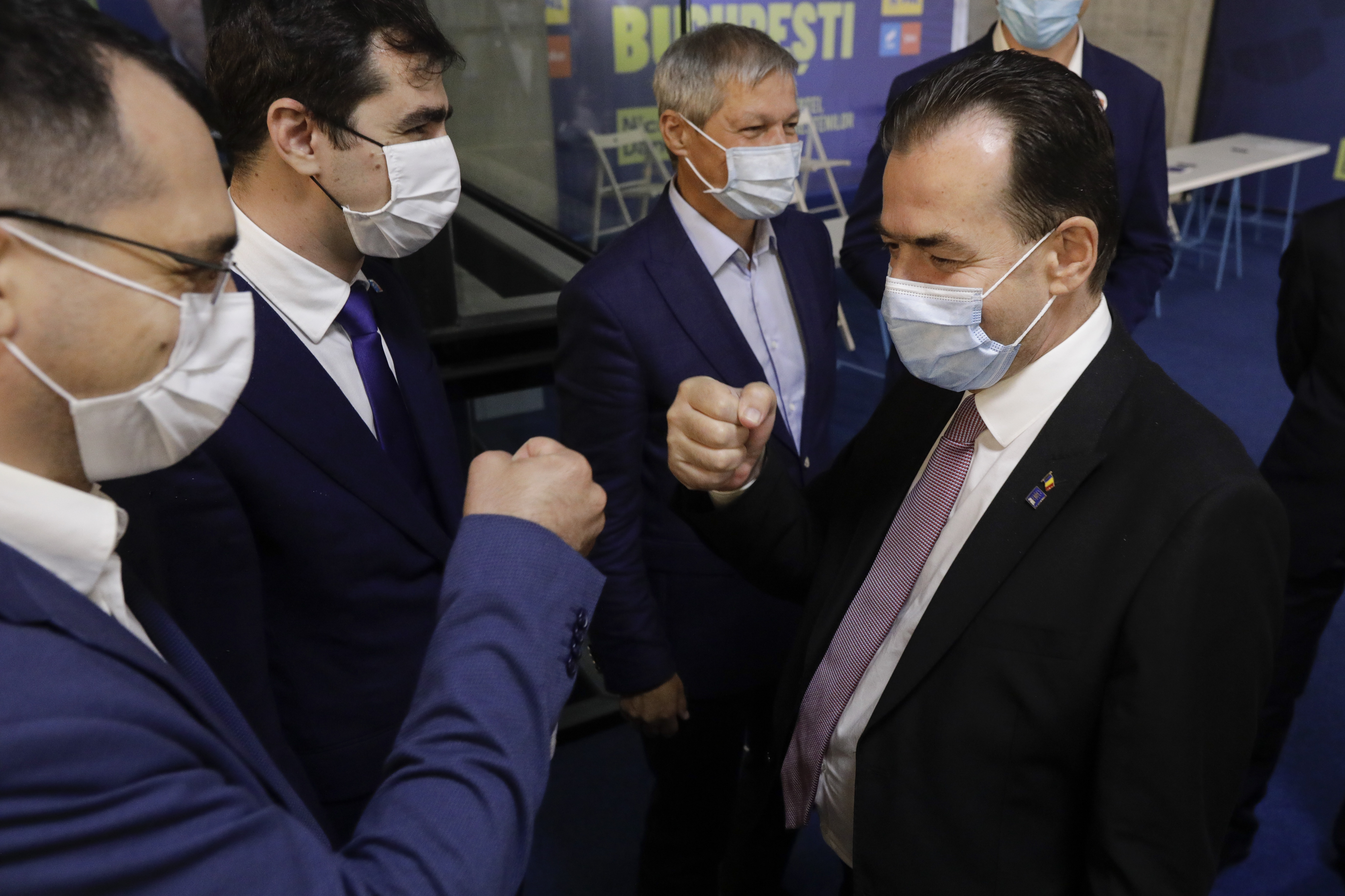 Cine sunt negociatorii care vor împărți sâmbătă puterea
