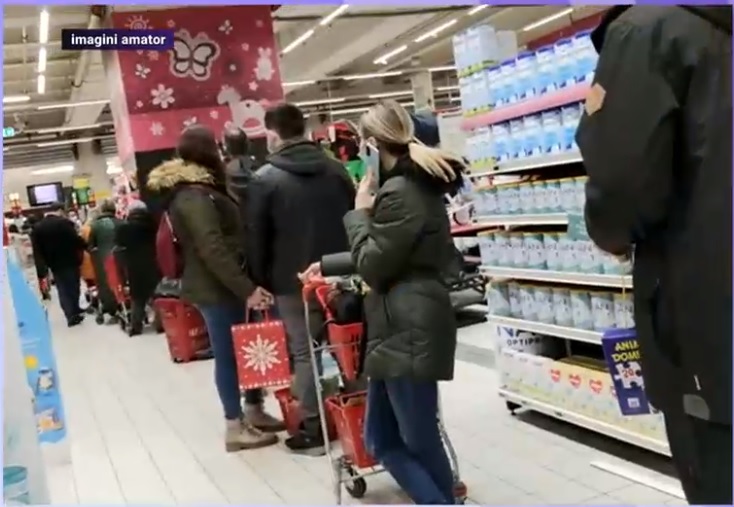 VIDEO. Aglomerație la mall-urile și supermarketurile din București, în ciuda restricțiilor