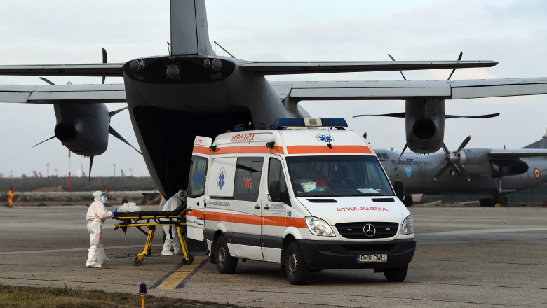 pacienti covid transferati cu avionul militar