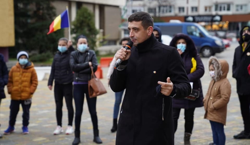 George Simion, AUR: Nu facem coaliţie de guvernare nici cu stânga, nici cu dreapta. Nu intrăm în cârdăşii cu ei