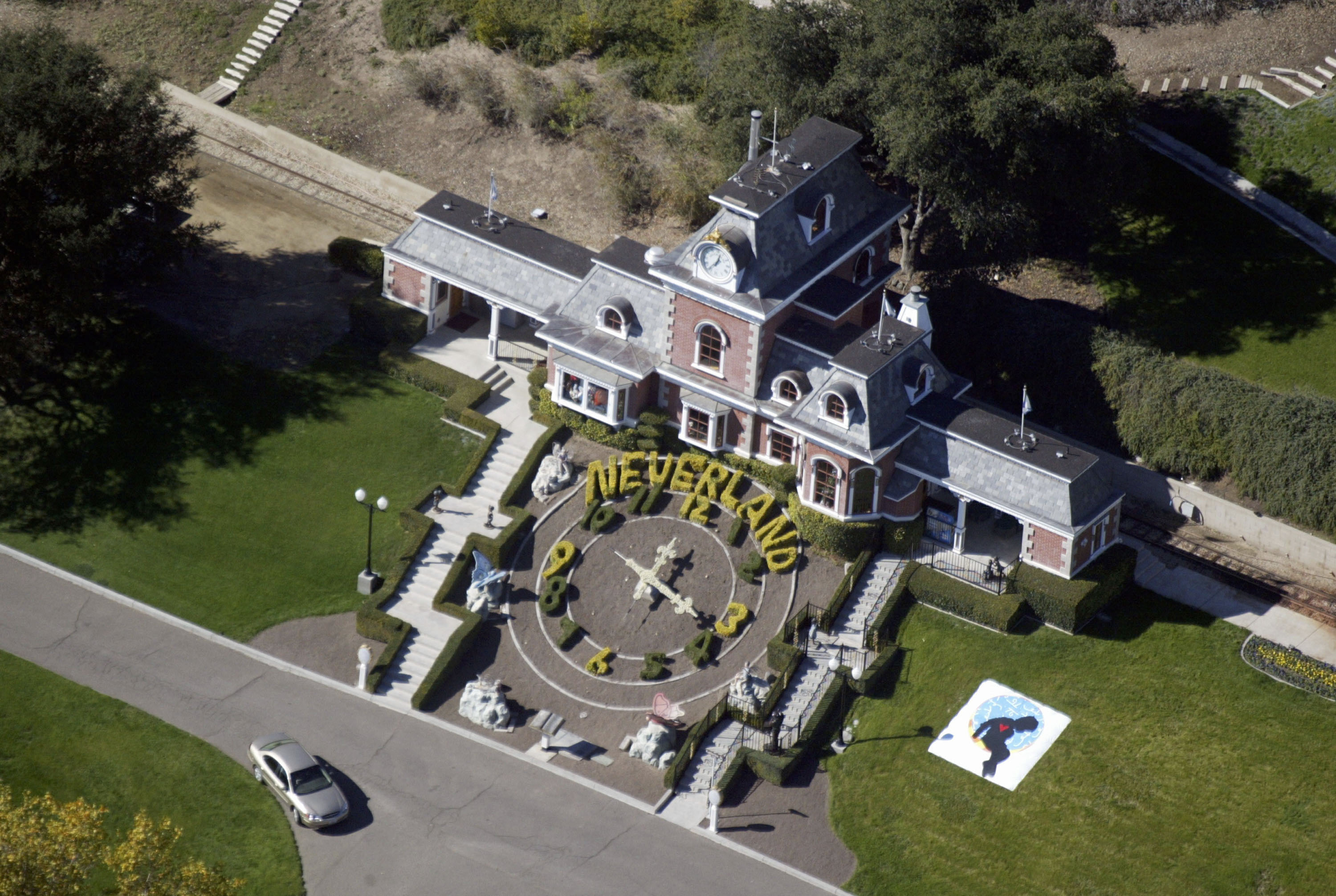 Domeniul „Neverland” al lui Michael Jackson a fost vândut pentru 22 de milioane de dolari. Cine l-a cumpărat