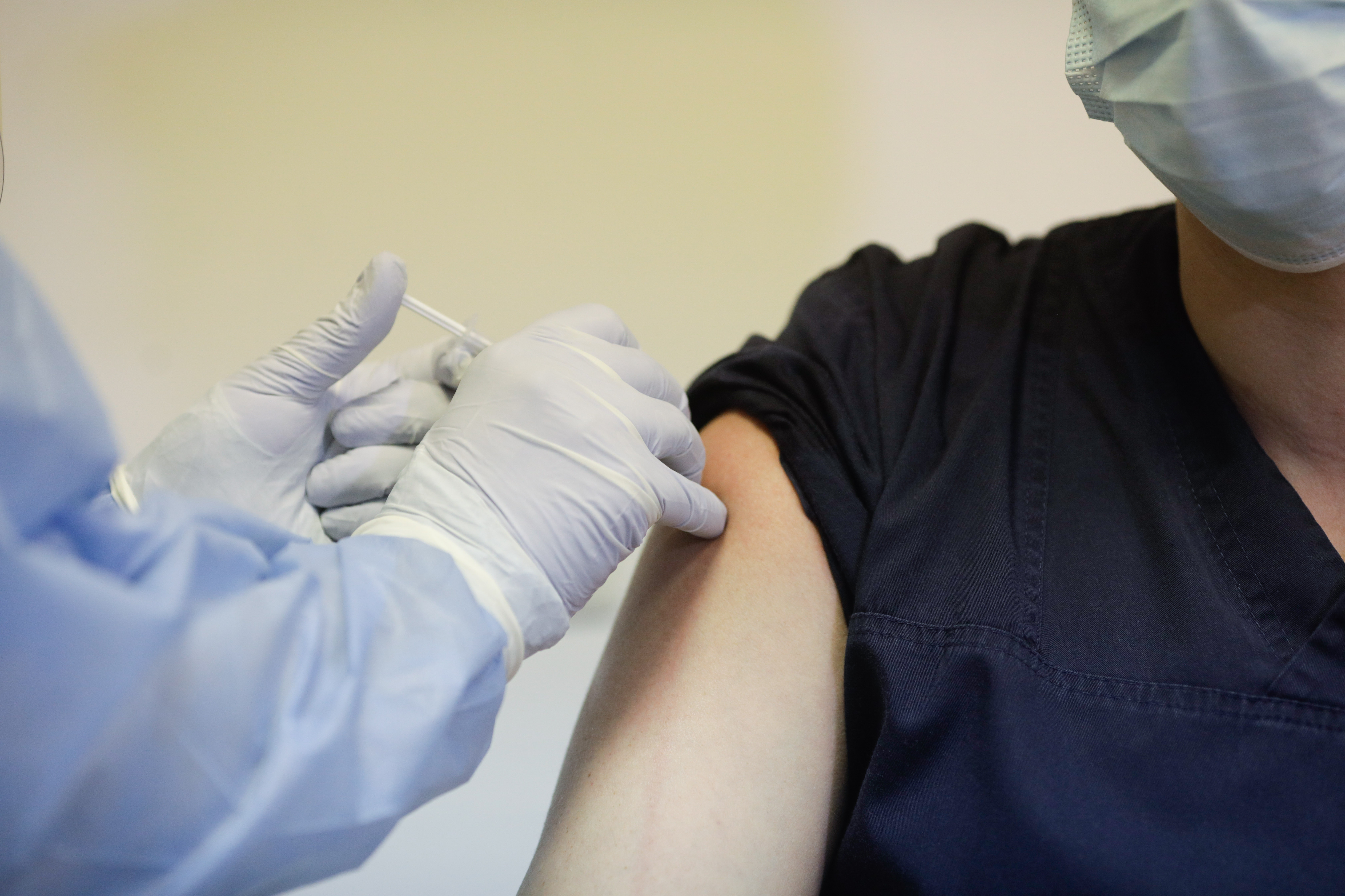 Alţi 1.367 de români au fost imunizaţi împotriva coronavirusului. Nicio persoană nu a avut reacţii adverse
