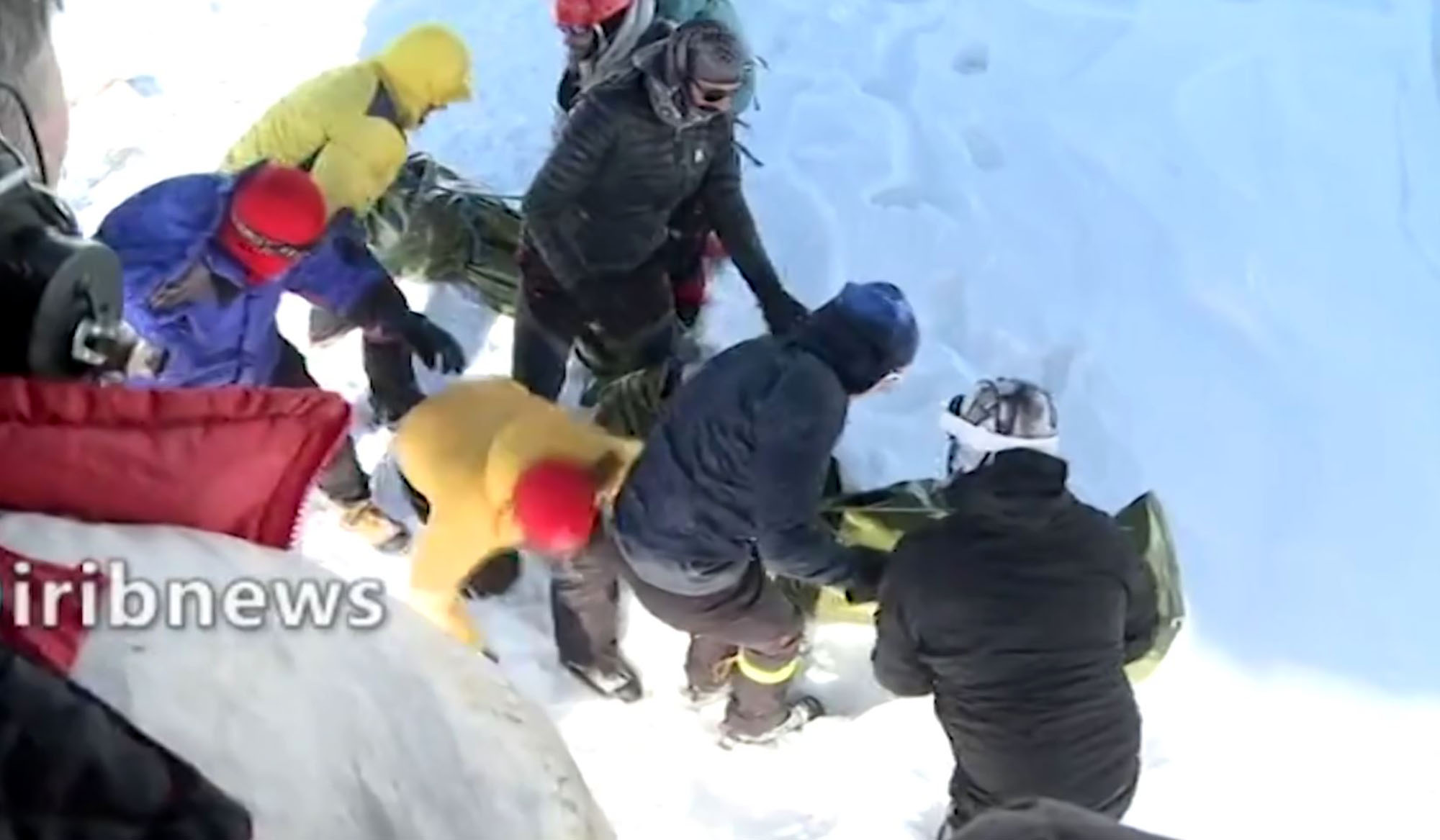 Cel puțini zece alpiniști au murit și alți șapte sunt dați dispăruți în Iran, după ce au fost surprinși de viscol și o avalanșă
