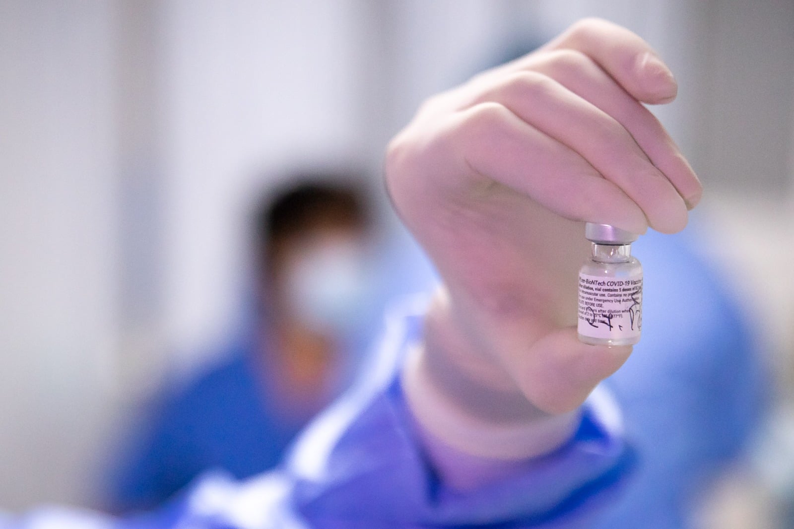 BioNTech anunță că vaccinul dezvoltat împreună cu Pfizer neutralizează variantele de coronavirus din UK și Africa de Sud