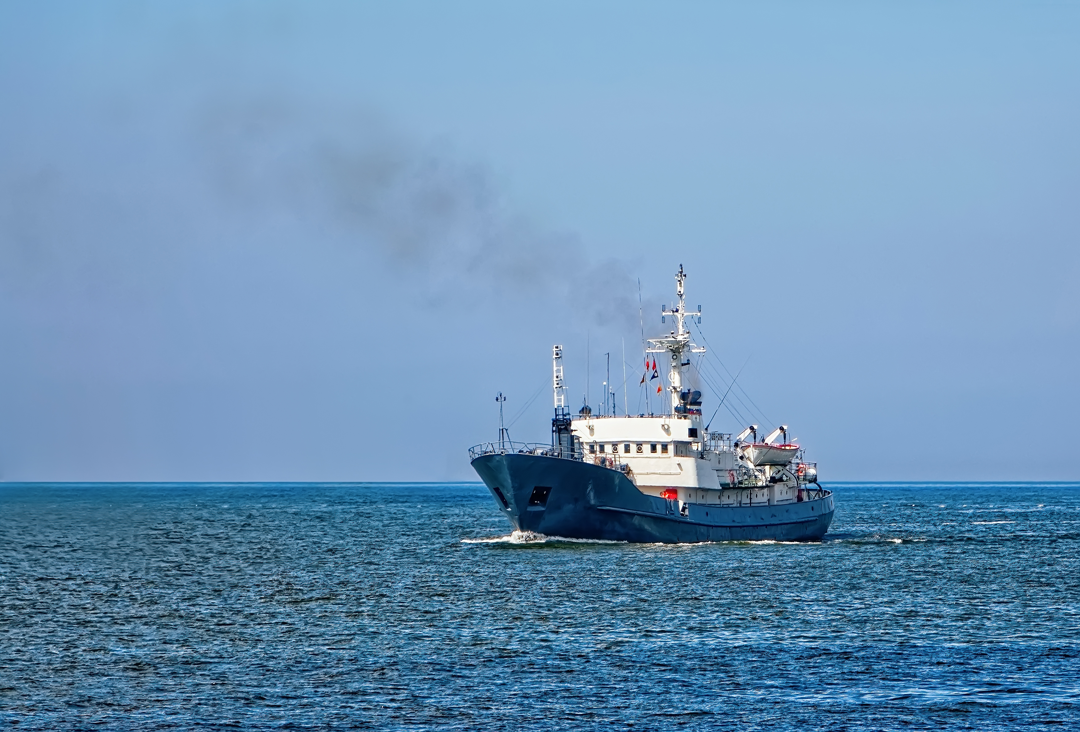 17 persoane au dispărut în apele înghețate, după ce o navă rusească s-a scufundat în Marea Barents