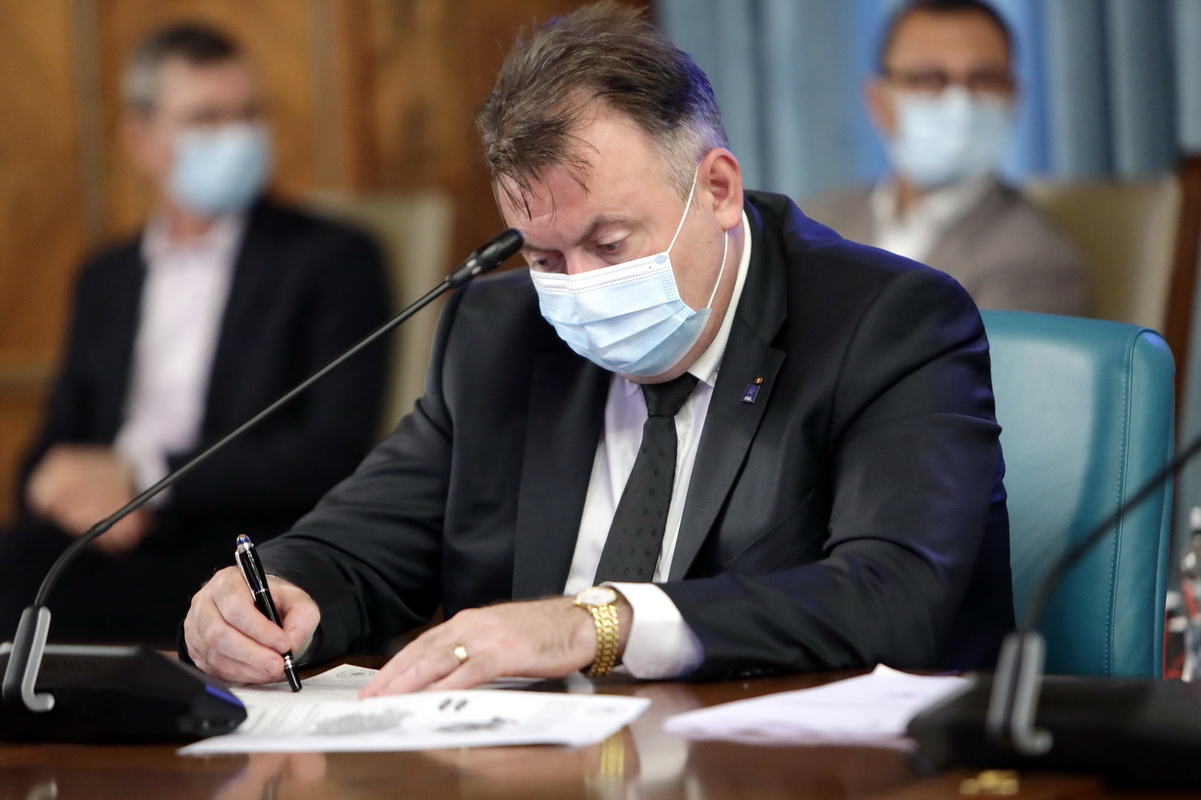 Ministrul Sănătății nu se așteaptă ca după sărbători numărul cazurilor să crească, dar pregătește extinderea secțiilor ATI