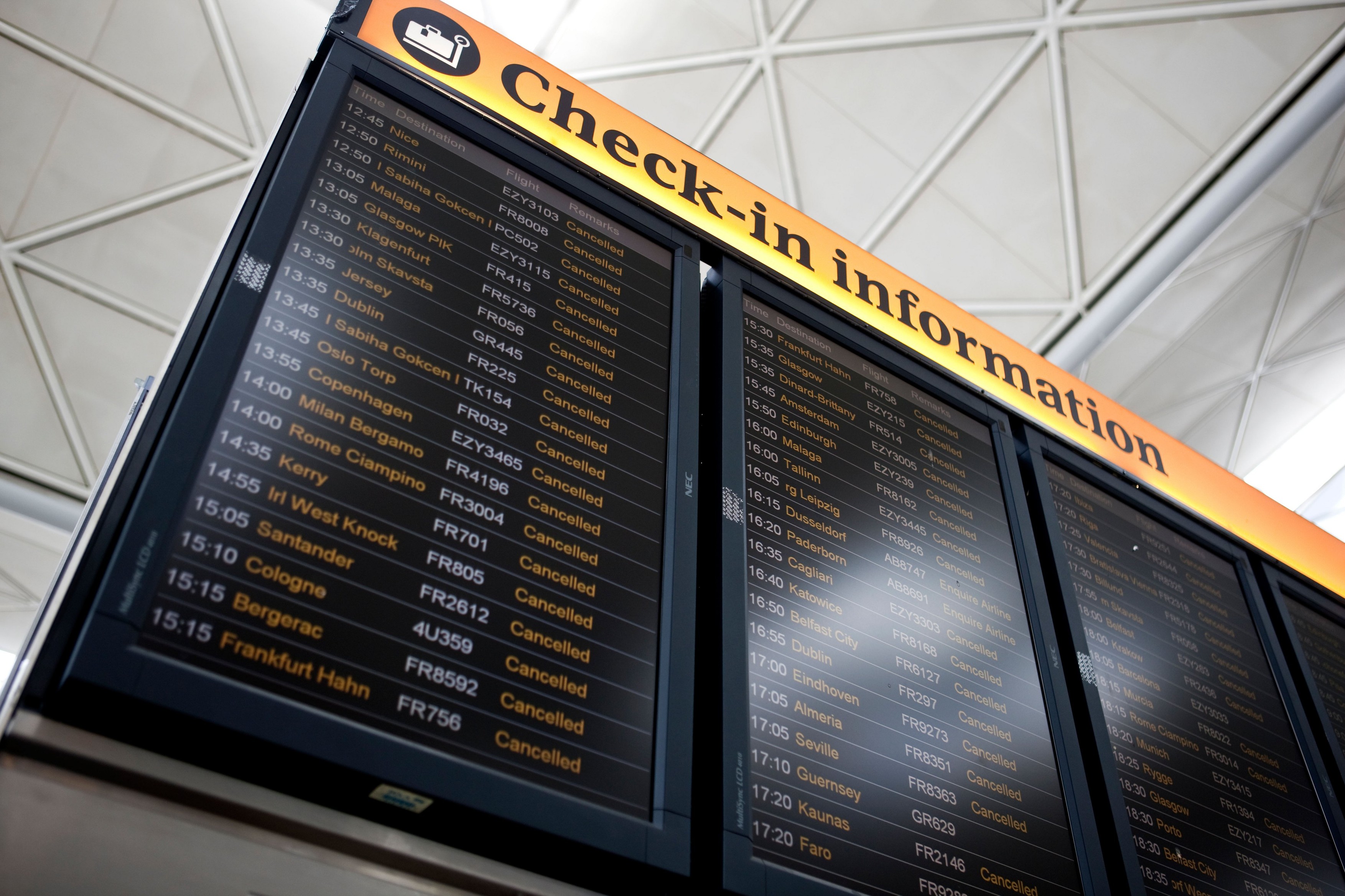 Belgia a interzis zborurile și trenurile din Regatul Unit. Italia și alte state UE se pregătesc pentru aceleași măsuri