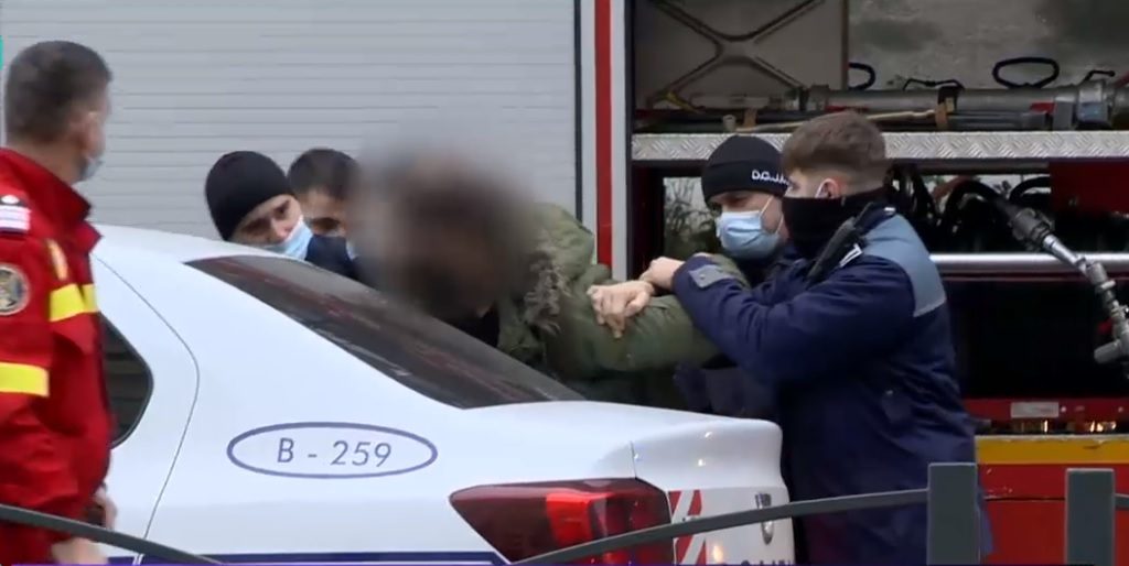 Violențe între locatari și chiriași, după un incendiu izbucnit într-un bloc din București. Patru persoane, ridicate de poliție