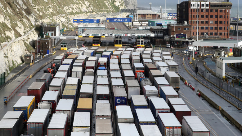 Aglomerație în portul Dover.