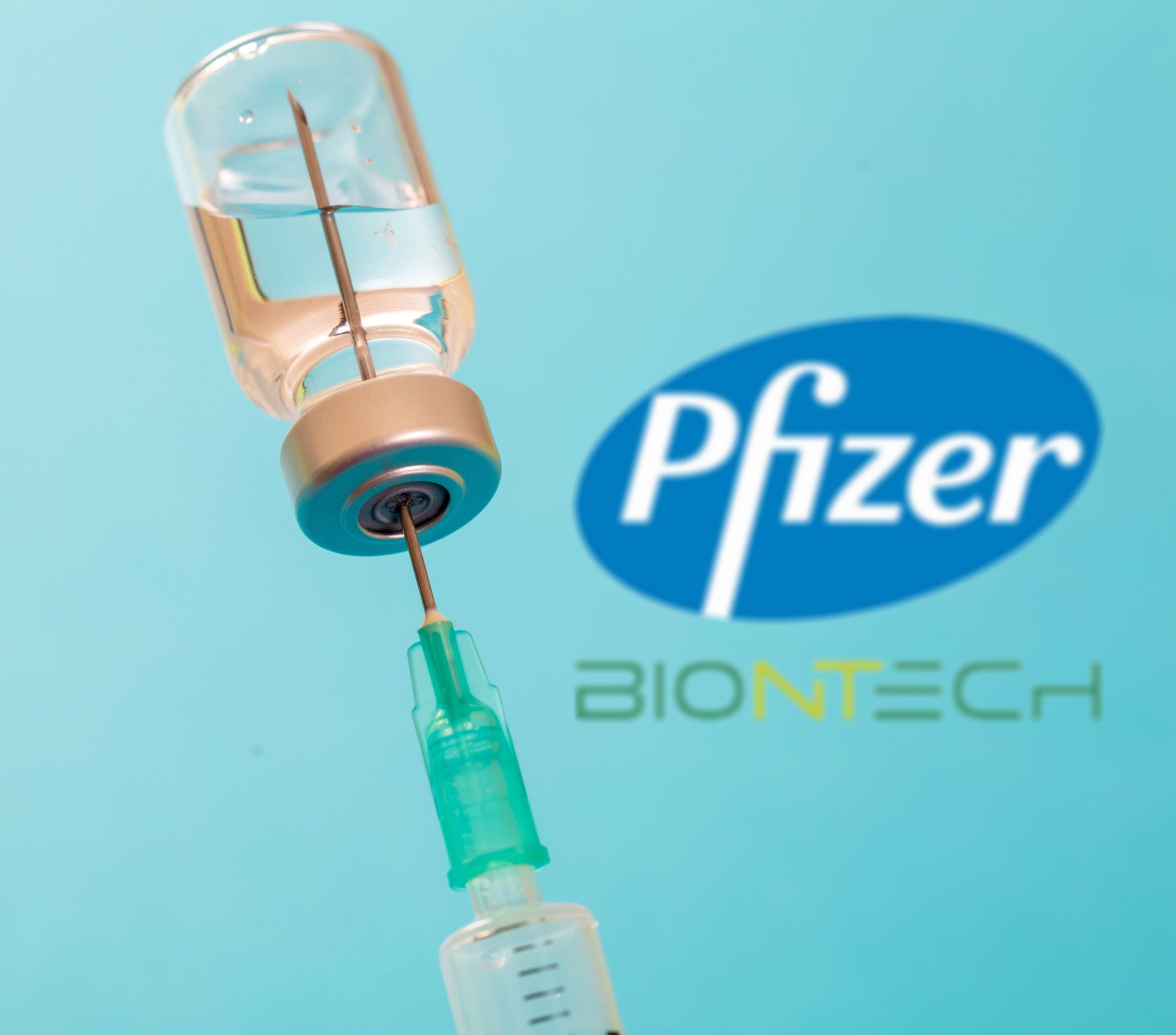 Pfizer reduce temporar livrarile de vaccin impotriva COVID-19 in Europa