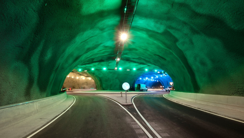 Sensul giratoriu și tunelurile construite pe fundul Oceanului Atlantic în Feroe FOTO: Profimedia Images