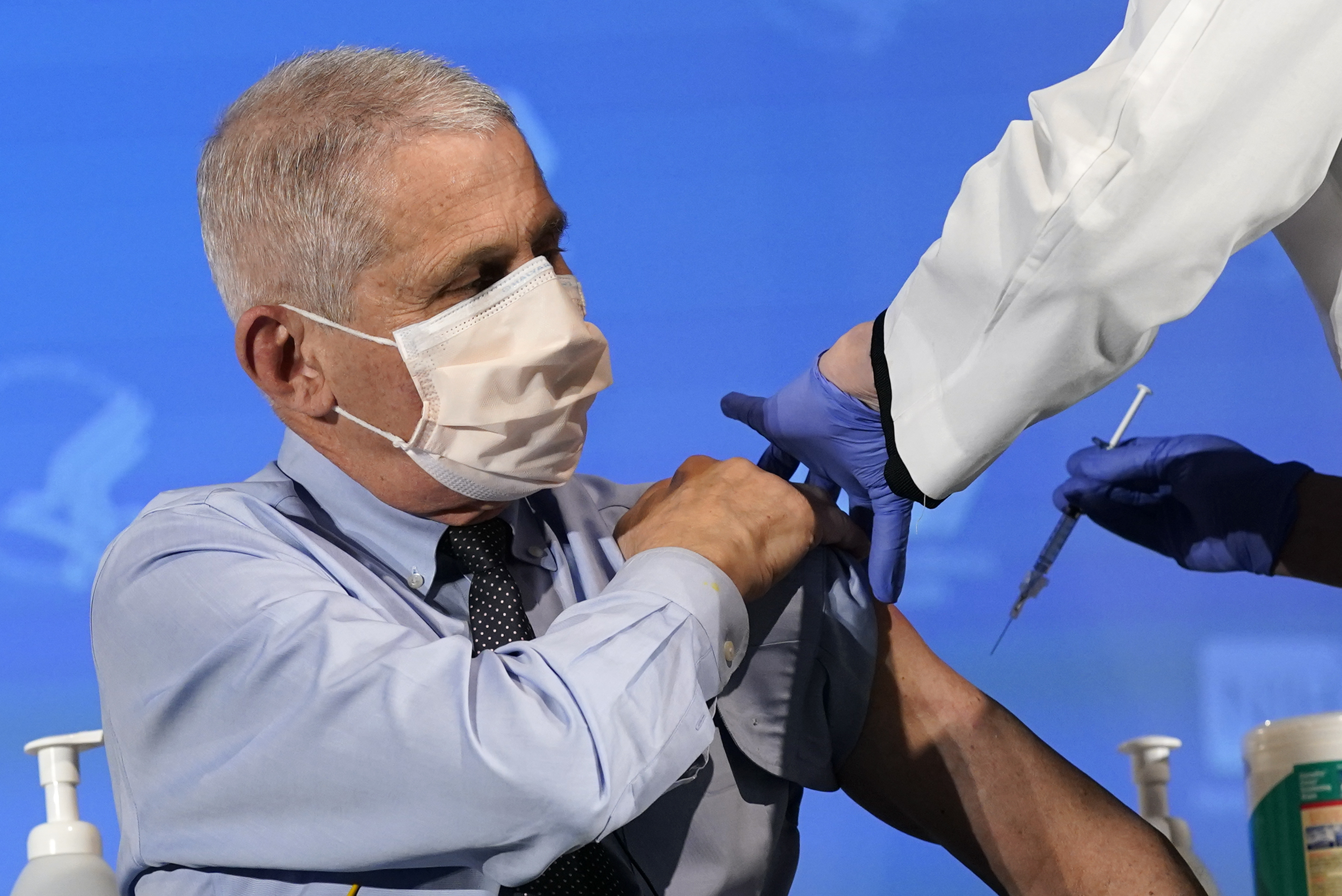 Epidemiologul Anthony Fauci a fost vaccinat împotriva COVID: „Pentru mine, vaccinul este important din două motive”